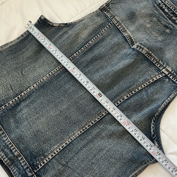 Sleeveless embellished denim vest jacket - Picture 8 of 11